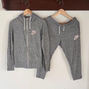 Nike Heather Grey Hooded ZipUp Tracksuit Set w/ Capri Pants, Size S/M